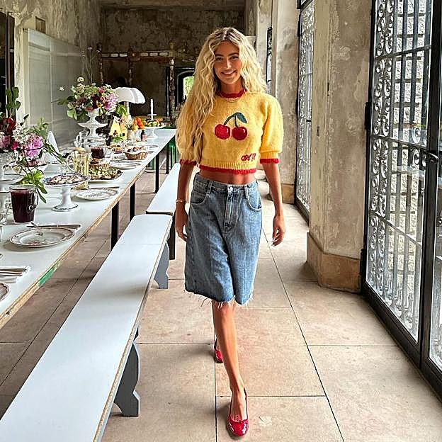 Guía definitiva para llevar las bermudas vaqueras este verano: así las combinan las chicas más estilosas de Instagram