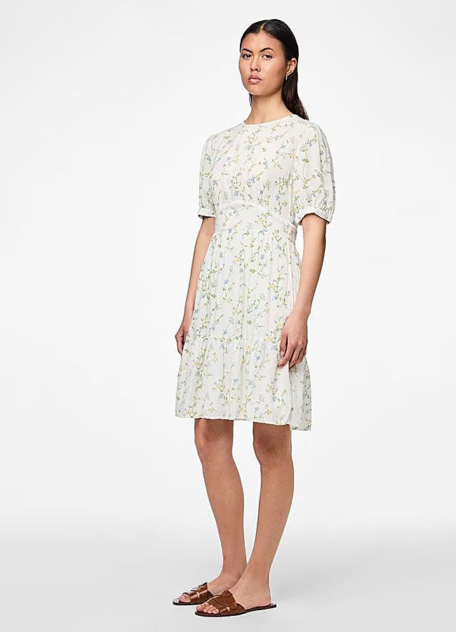 Imagen - Vestido corto de flores de Pieces, 22,99 euros.