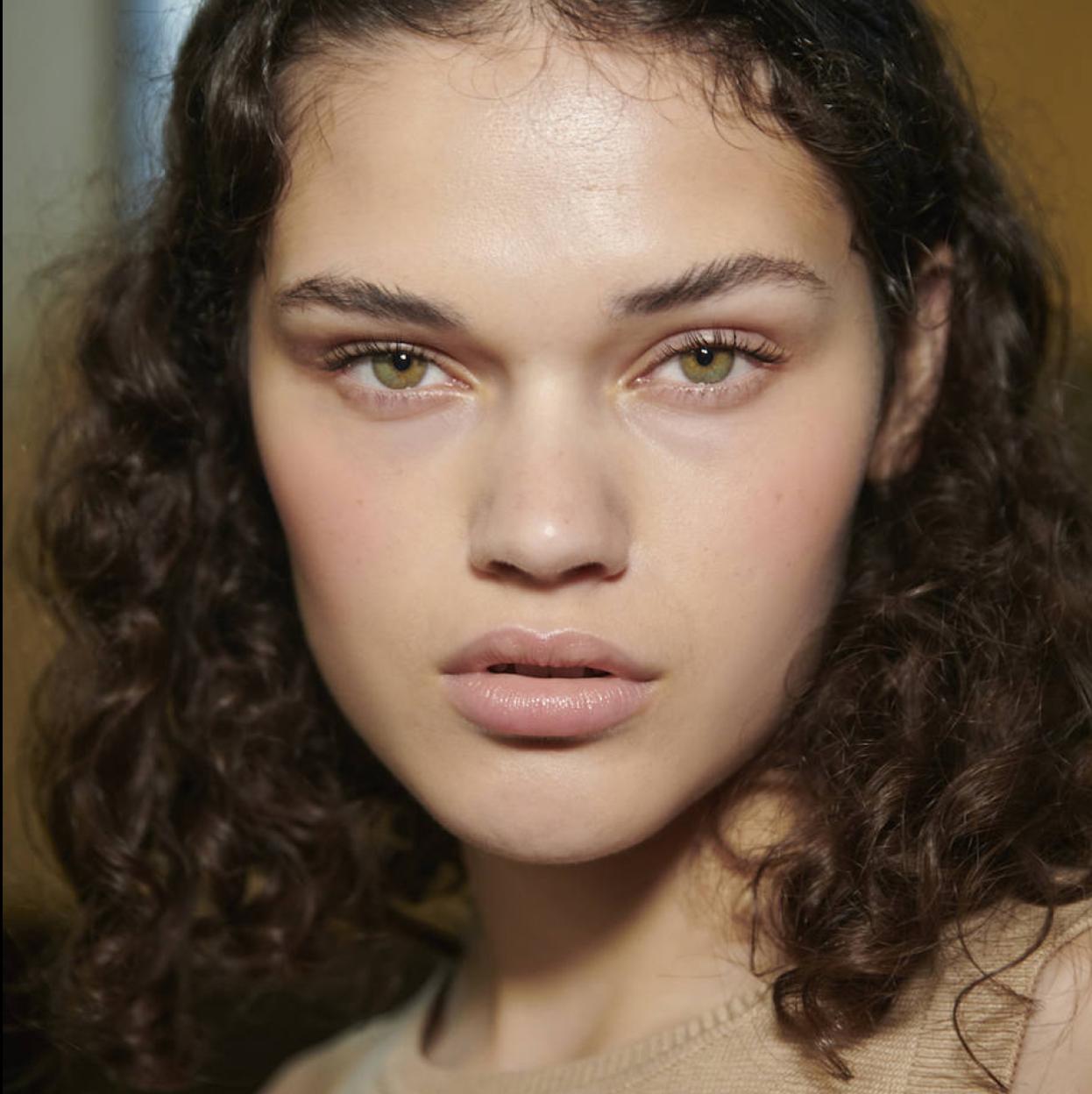 Modelo con colorete boyfriend