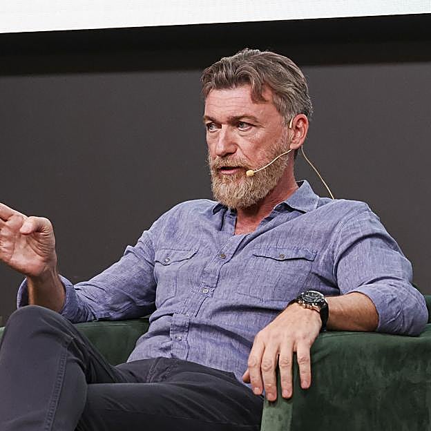 Robert Gavin Bonnar, en la presentación de su libro. 