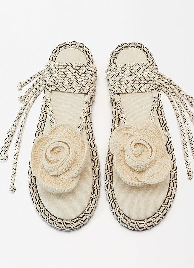 Imagen - Sandalia flor con detalle de ganchillo de Parfois.