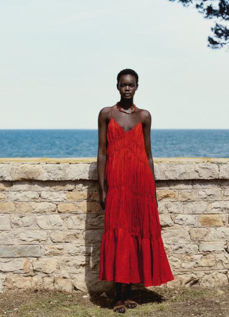 Imagen - Vestido rojo de Massimo Dutti (159 euros)