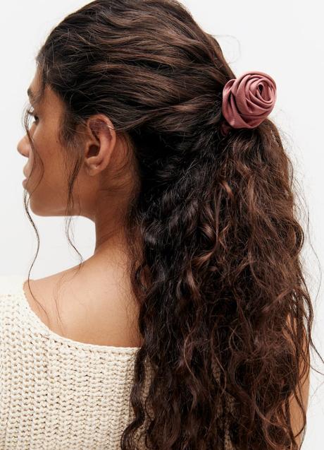 Imagen - Coletero con forma de flor de Pull & Bear (9,99 euros)