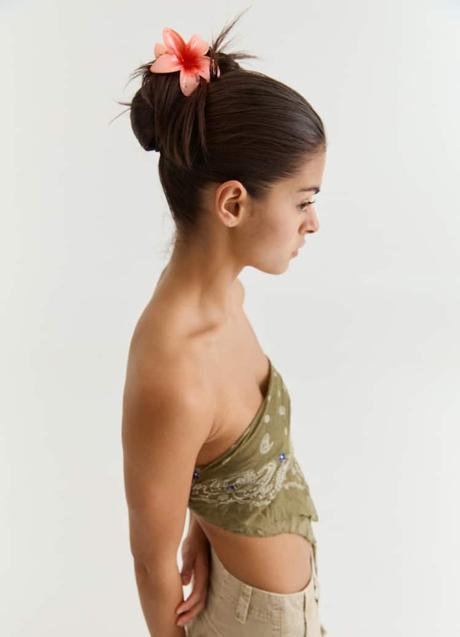 Imagen - Pinza con forma de flor de Pull & Bear (4,99 euros)