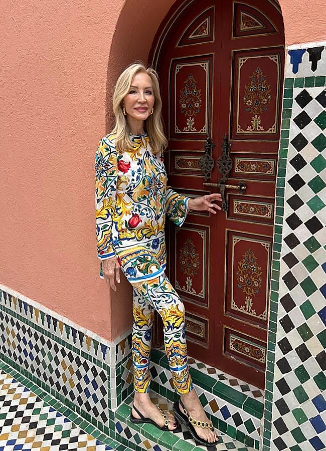 Imagen - Carmen Lomana con unas sandalias griegas. / @Carmen_Lomana