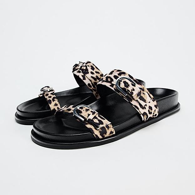 sandalias plana hebilla estampado animal (35,95€)
