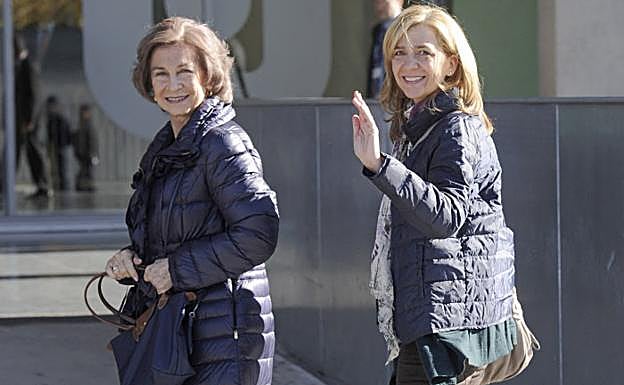 La infanta Cristina y su madre, la reina Sofía. 