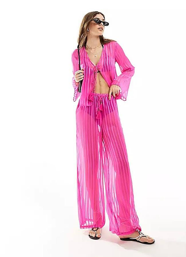 Imagen - Conjunto de playa semitransparente color fucsia