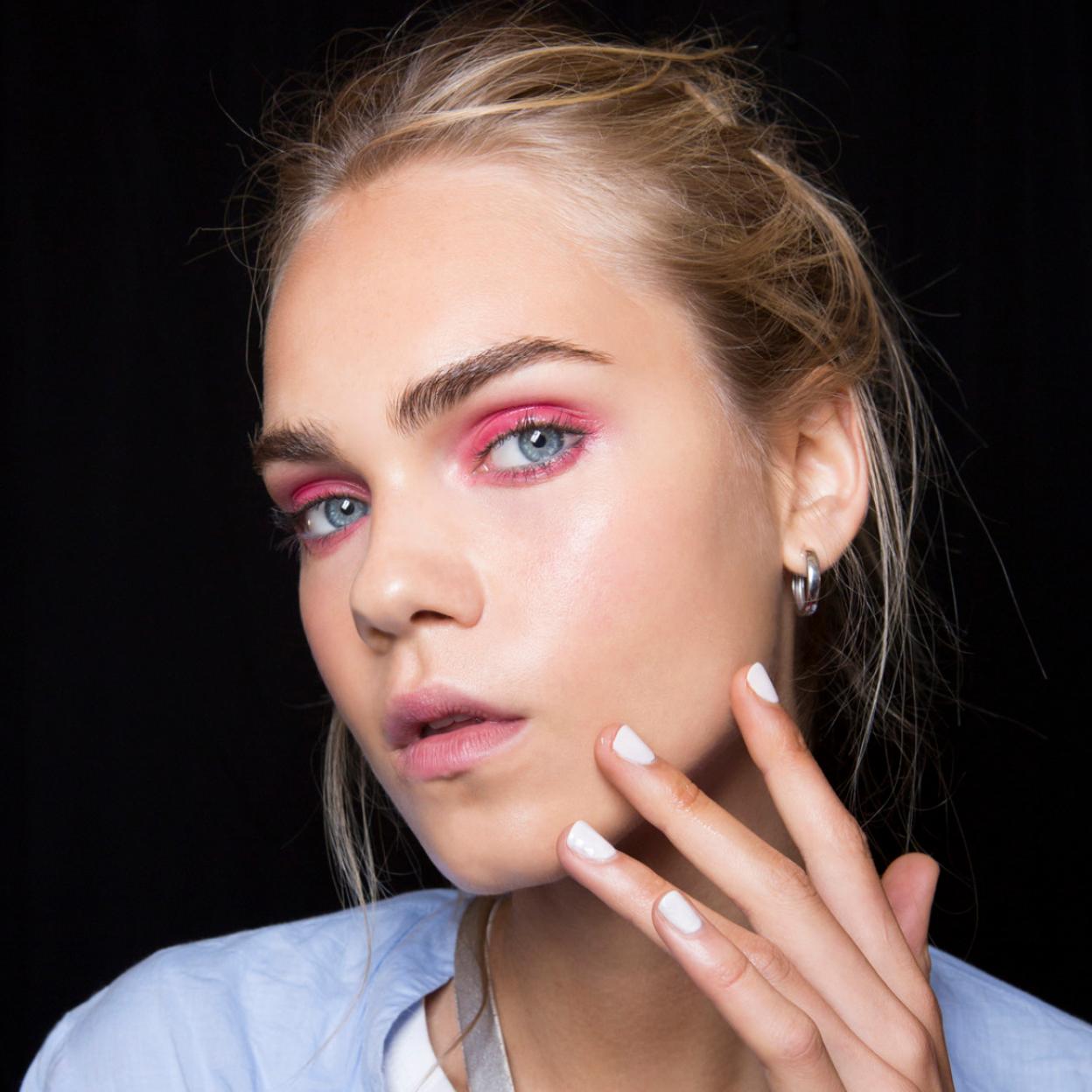 Regresa la manicura blanca y estos son nuestros esmaltes favoritos de larga duración