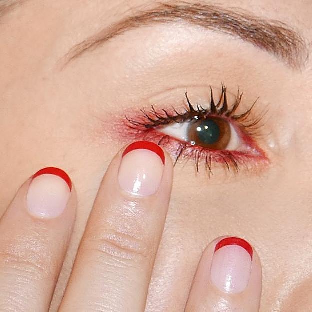 Manicura francesa en color rojo