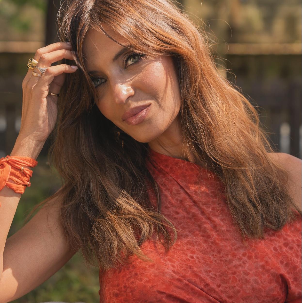 Sara Carbonero con un look de invitada.