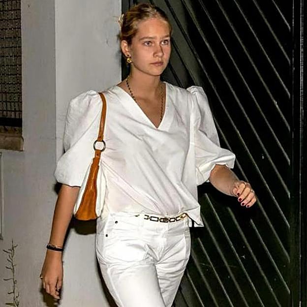 Irene Urdangarin con un estilismo total white look. 