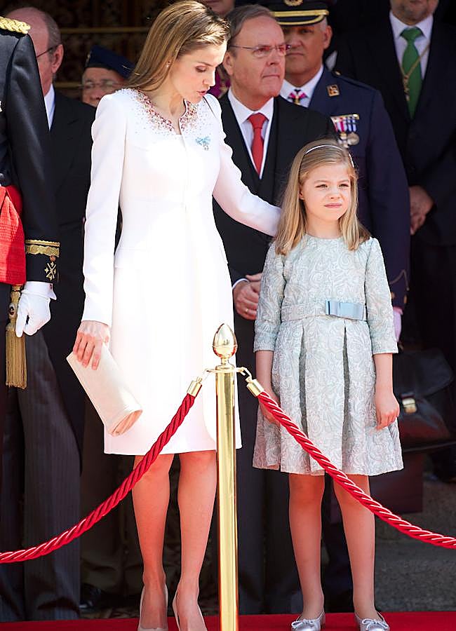 Imagen - Letizia y la infanta Sofía en la proclamación de 2014 (LIMITED PICTURES)