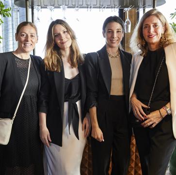 Imagen secundaria 1 - Arriba, Alfredo Jiménez Millas, director general de Vocento.Medios; Domingo Rodríguez Ayerbe, director comercial de Vocento Medios; y María José Barrero, subdirectora de Mujerhoy. Abajo: Verónica Lourido, directora comercial del área de lifestyle e internacional en Vocento.Medios; Cristina Bécares Ramírez, Comunicación Corporativa, PR & Employer Branding de Leroy Merlin; Marina Dorado, responsable de Comunicación y Prensa de Leroy Merlin España y Ainhoa Bergés, Directora de Marketing del Área de Lujo, Estilo de vida y Revistas. En la otra foto, Paloma Bravo, directora general de Comunicación y Relaciones Institucionales de Vocento, junto a Frances Haugen.