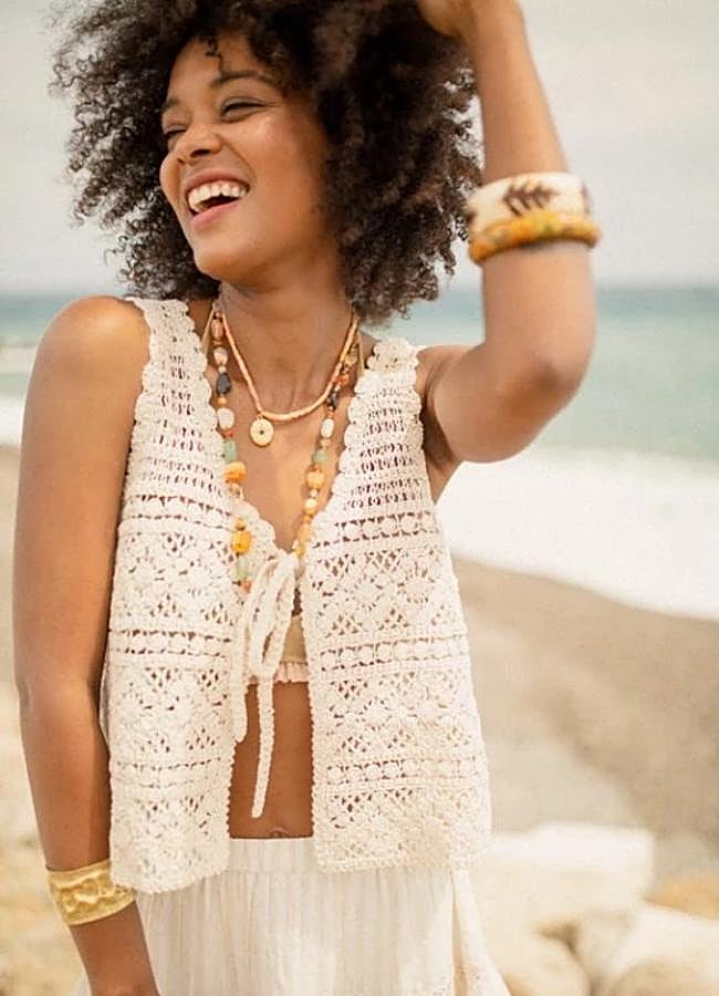 Imagen - Chaleco beige de Hug & Clau, 29,99 euros.