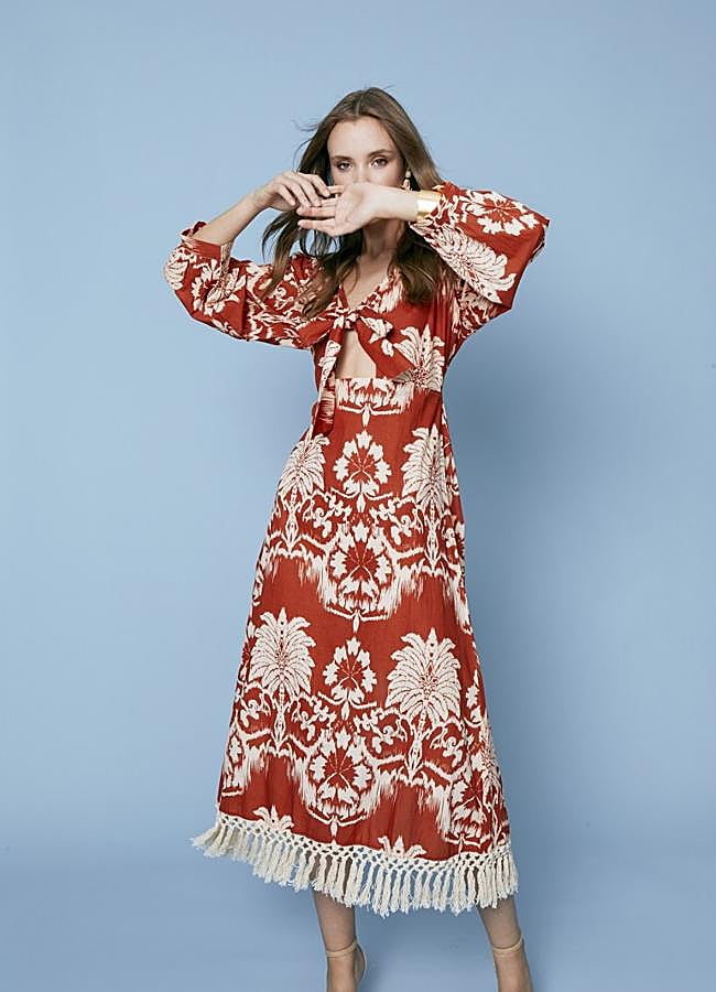 Imagen - Vestido con estampado tropical y flecos de Coosy. Precio: 55 euros.