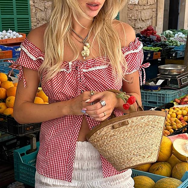 Blusas de vichy estilo coquette que rejuvenecen y comprarás de rebajas