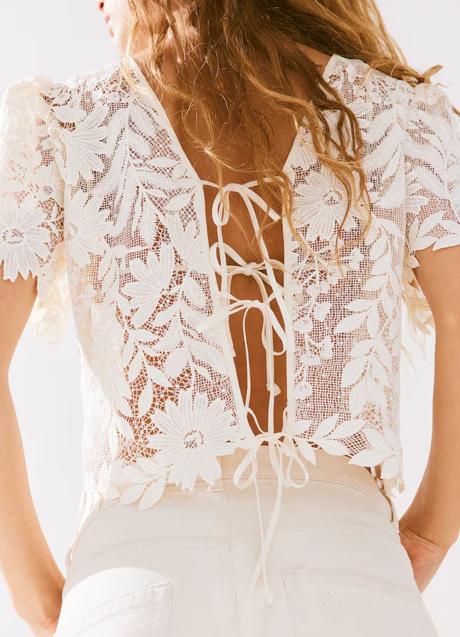 Imagen - Blusa de encaje de H&M (29,99 euros)