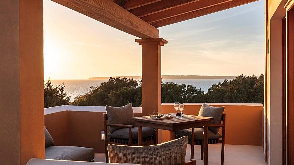 Una de las terrazas del hotel Dunas de Formentera.