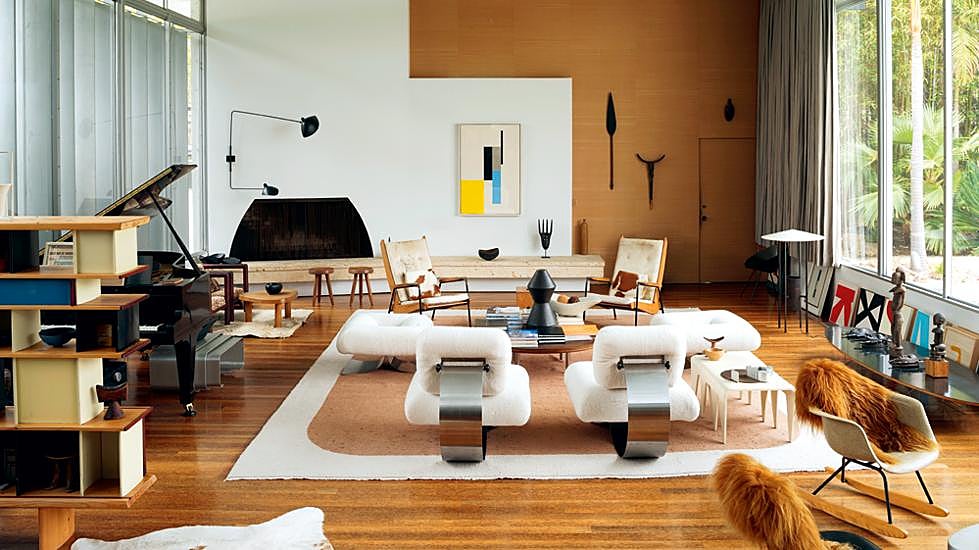 El arquitecto brasileño Oscar Niemeyer diseñó en 1963 la Strick House, en Santa Mónica, para el cineasta Joseph Strick y fue su único proyecto residencial en EE.UU. Michael and Gabrielle Boyd, dos empresarios enamorados del diseño, son ahora sus propietarios. 