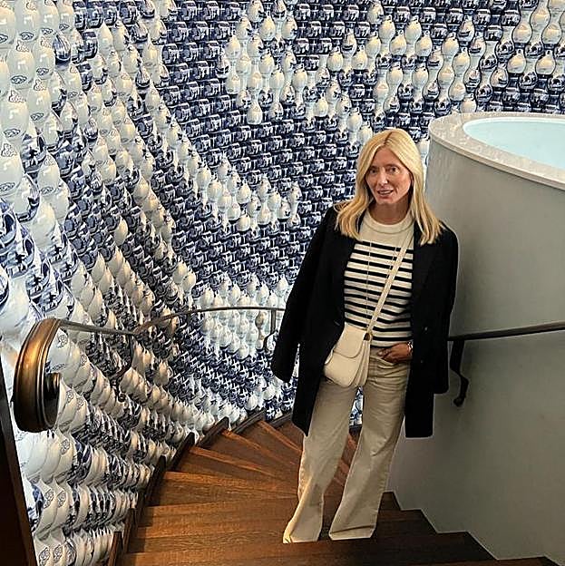 Marie-Chantal Miller con un estilismo casual. 