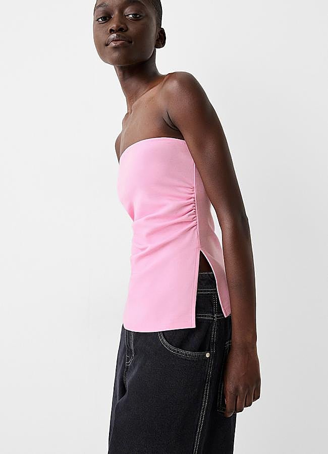 Imagen - Top palabra de honor en color rosa de Bershka.