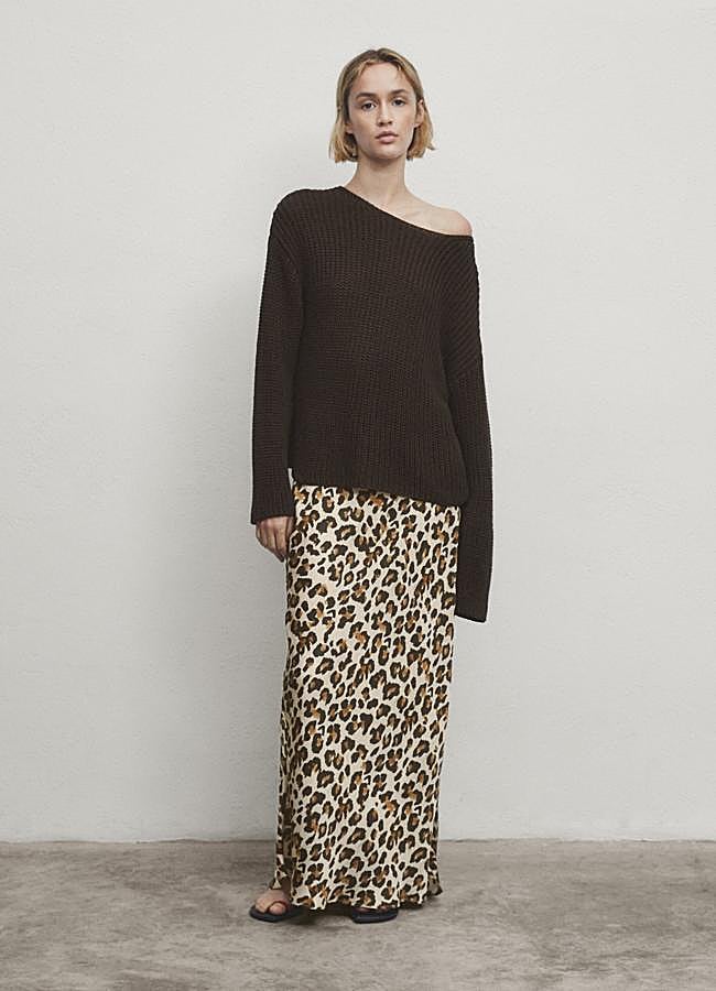 Imagen - Falda de leopardo midi de Massimo Dutti, 59,95 euros.