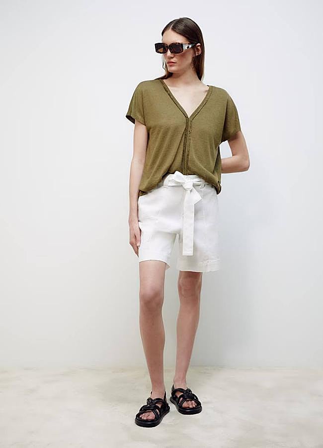 Imagen - Bermudas blancas con cinturón de lazo