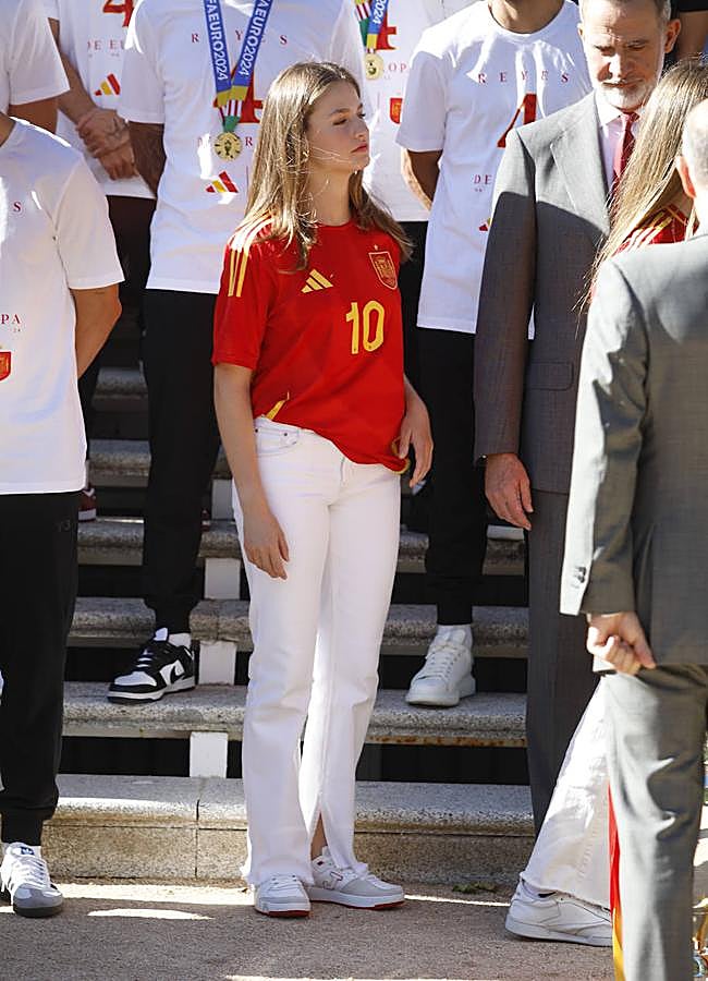 Imagen - La princesa Leonor con la camiseta de España. / LIMITED PICTURES