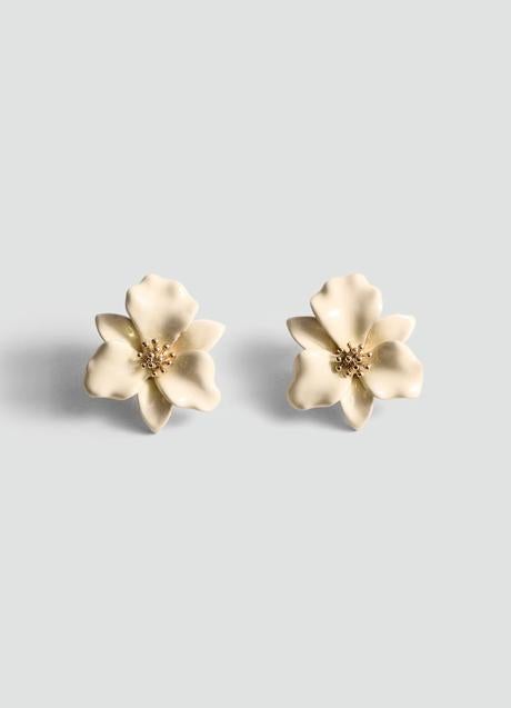 Imagen - Pendientes con forma de flor de Mango (19,99 euros)
