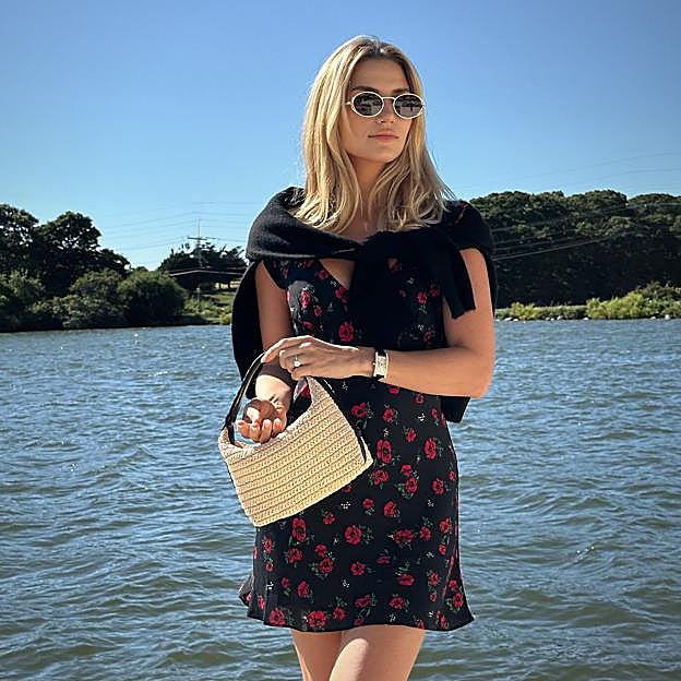 Estampado de rosas: la microtendencia de los 90 que llevan todas las famosas y los básicos más bonitos