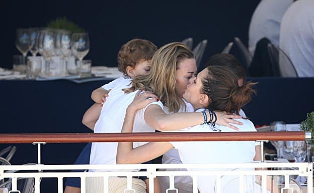 Marta Ortega y Carlota Casiraghi en Saint-Tropez. 