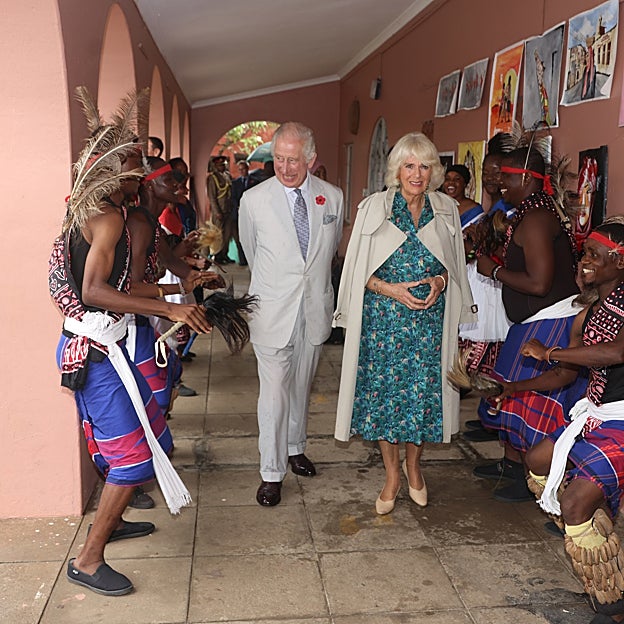 Carlos y Camilla durante su viaje a Kenia. 