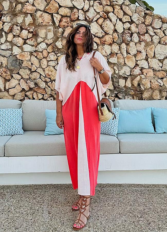 Imagen - Nuria Roca con un caftán de color rosa. / @nuriarocagranell