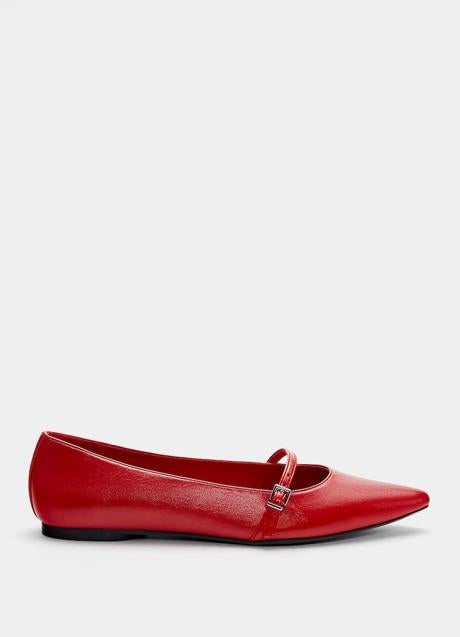 Imagen - Zapatos rojos de Pull & Bear (25,99 euros)