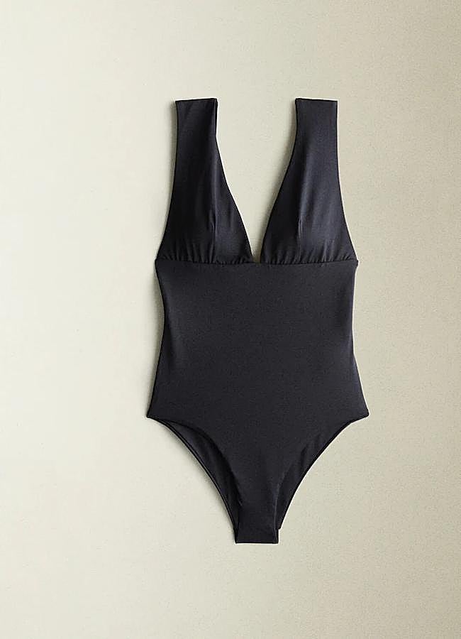 Imagen - Bañador con escote en pico de Zara Home.