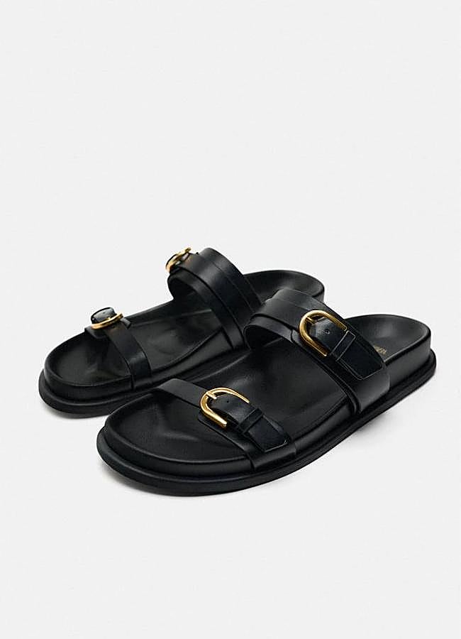 Imagen - Sandalias planas con hebillas metálicas