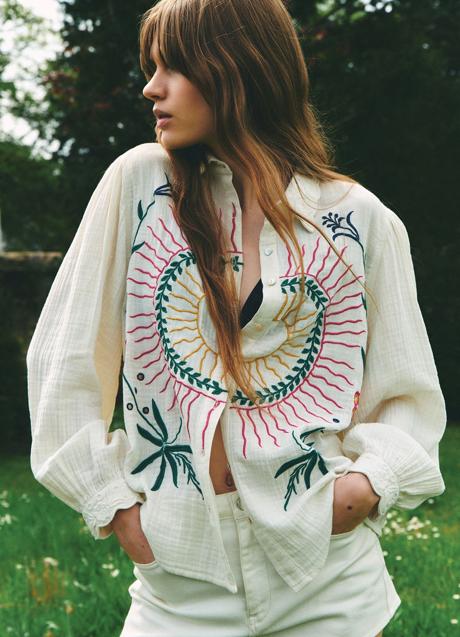 Imagen - Camisa con bordados de Sfera (35,99 euros)