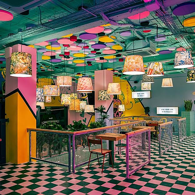 El local de Avenida de Brasil de Fitzgerald Burger, uno de los espacios ideales para disfrutar de la casual food en Madrid este mes de agosto.