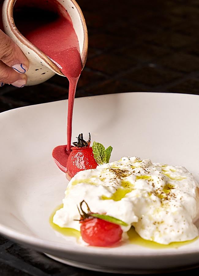 Imagen - El gazpacho de cereza con burrata de búfala de Terracotta, uno de sus platos para este verano. / DR