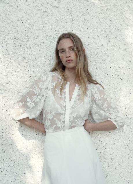 Imagen - Blusa blanca de H&M (29,99 euros)