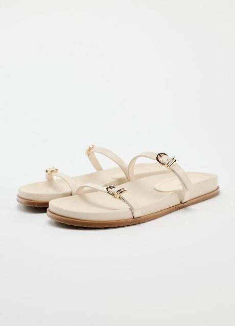 Imagen - Sandalias blancas de Zara (29,99 euros)
