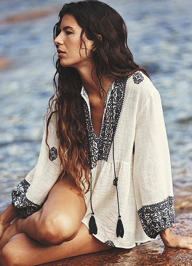 Imagen - Blusa ancha rústica con cordones de borlas