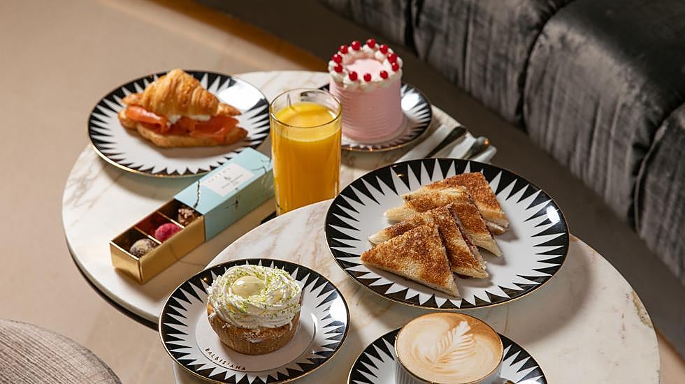 La merienda que el Four Seasons de Madrid ofrece junto a la icónica Balbisiana.