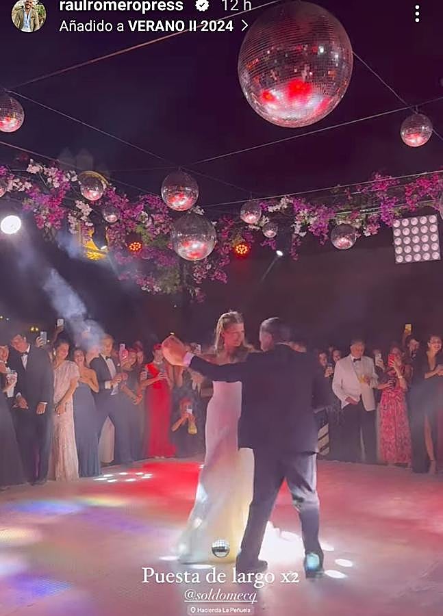 Imagen - Los invitados observan el arranque del baile en la fiesta de las hermanas Domecq Bohórquez. (@RAULROMEROPRESS)