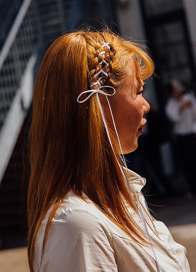 Imagen - Un recogido con trenza lateral. Foto: launchmetrics spotlight