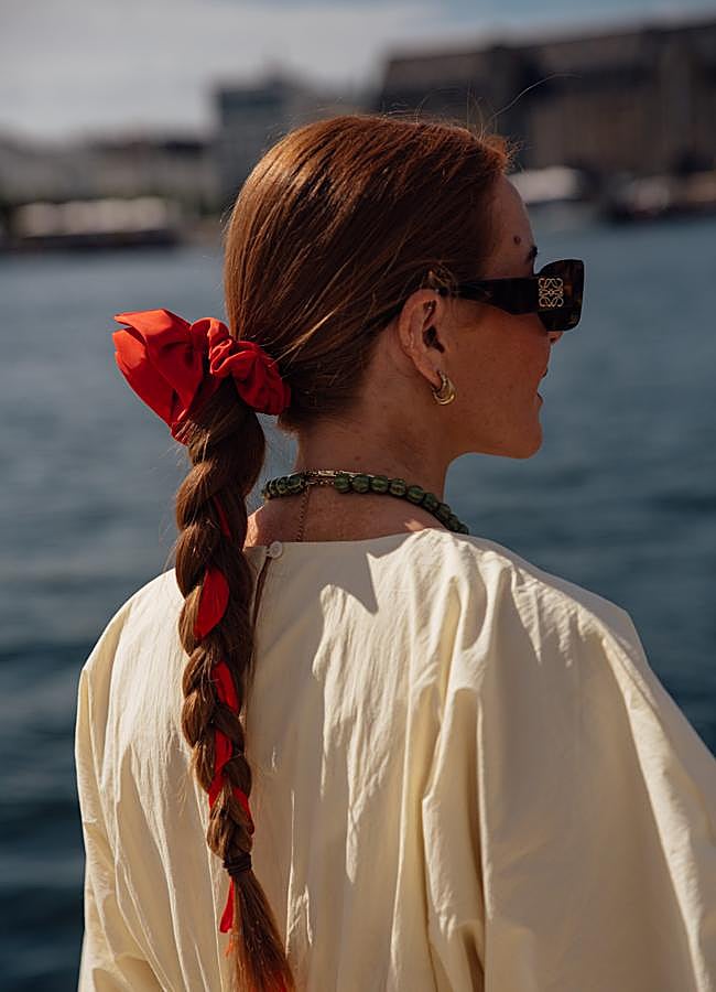 Imagen - Recogido con trenza y lazos. Foto: launchmetrics spotlight