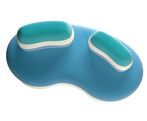 Imagen principal - Arriba, canapé para exterior Bombom de Roche Bobois. Abajo, soporte de gres para tartas, de Maisons du Monde y silla Futadera de Kave Home.