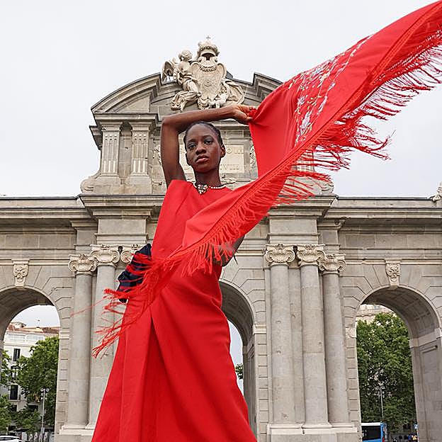 Así va a ser el espectacular desfile inaugural de Madrid es Moda en la Puerta de Alcalá, en septiembre