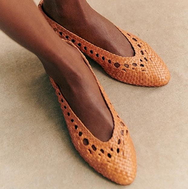 Imagen principal - Tres zapatos planos tendencia que necesitas para la vuelta a la rutina y el entretiempo